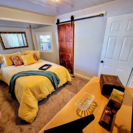 Elegant bay view stay.