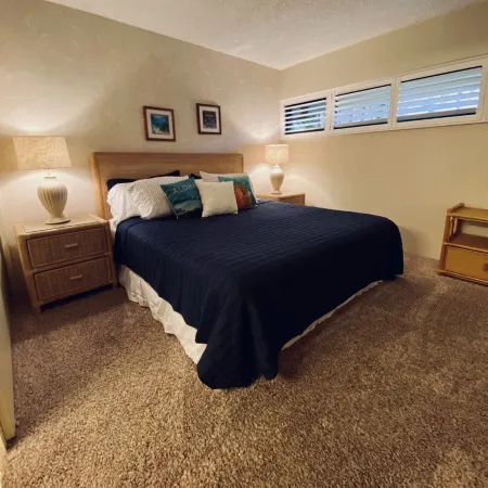 Popular Ground Floor Unit at OCEANFRONT RESORT in Kihei! Great rates.