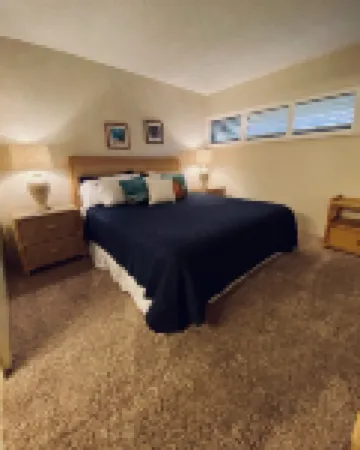 Popular Ground Floor Unit at OCEANFRONT RESORT in Kihei! Great rates.