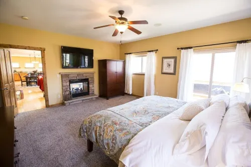 PANORAMIC VIEWS - Minutes from Downtown discounted