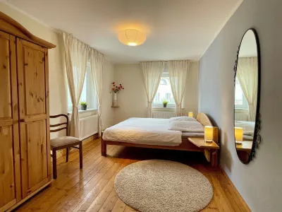 quiet, close to the center, 5 min. to train, 3 bedrooms, family friendly, garden Hotels in Plauen