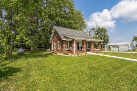 Truelove Chalet- A Relaxed, Rustic, Glam Cabin!