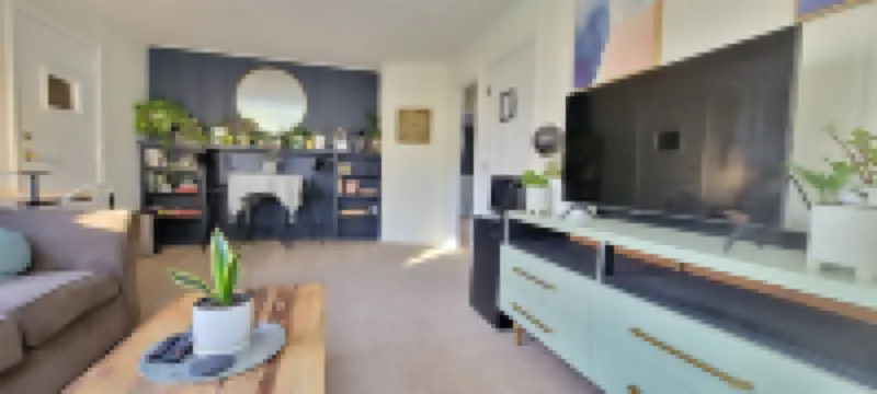 >> Garden Suite << Zoo \ Walking Paths \ Downtown \ Parks \ MarioKart