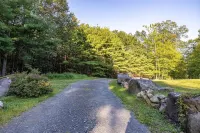 Maple Ridge Modern Rustic Retreat where Modern comfort meets Rustic Charm