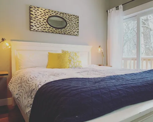 Joanna Gaines would stay here! Hotels in Sandpoint