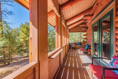 Private Log Cabin in 10 Acre Forest