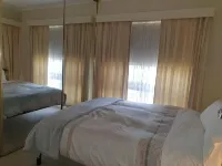 BALAVIL on Fern Hotels in Fullarton