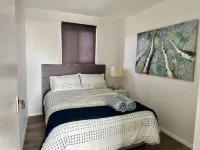 Ocean Blue Cottage ~ Stunning Ocean Views ~ All Linen Incl & Pets Welcome! Hotels in Guilderton