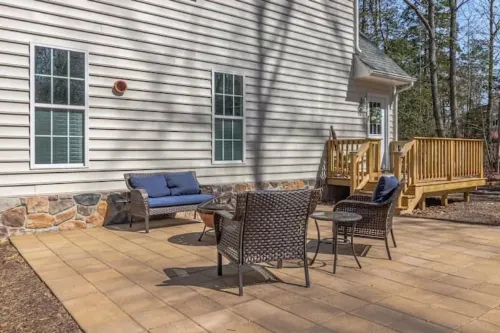 Private Creek Retreat w/ king suite, firepit, kayaks