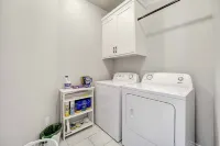 Clean, Cozy home near St. Luke's
