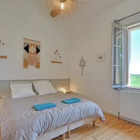 La Maison des Vendangeurs , Gîte with swimming pool and bicycles