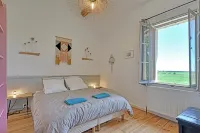 La Maison des Vendangeurs , Gîte with swimming pool and bicycles