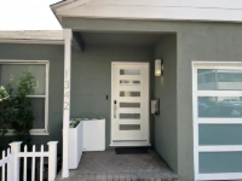 Stylish 2 Bedroom Home in Santa Monica