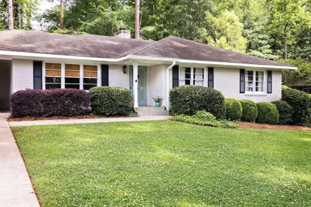 Game Day Retreat minutes to Downtown and Sanford Stadium