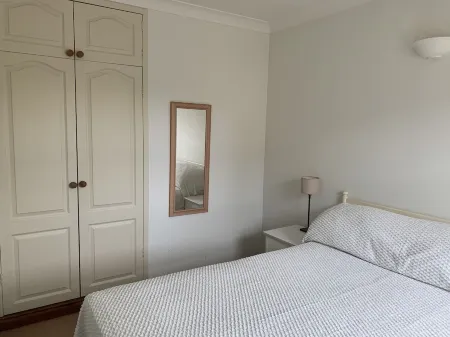 Cosy Carol Cottage Just Off The High Street