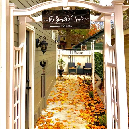 Beautiful Private Spacious Suite Downtown Franklin