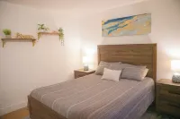 1Block from beach - Steps from restaurants & shops