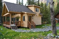 Lower Paradise Log Cabin in Moose Pass