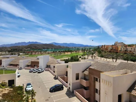 Ático Esquinero con Vistas al Valle del Este Golf con Piscina Comunitaria!