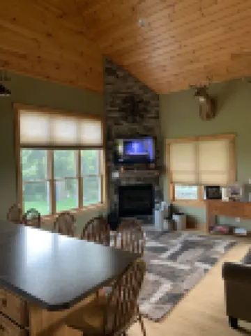 Quiet, secluded bluff top cabin with beautiful sunsets