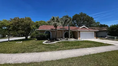 Spacious Sarasota Fl Vacation home 3 bedrooms,2 Bathrooms, pet Friendly !