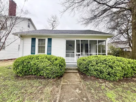 Get to BLUES-in' at Rusty's Roost, adjacent to downtown Clarksdale, MS