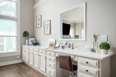 !NEW! MCM Retreat in Downtown Decatur