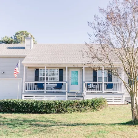 Newly Renovated, 4Bd 2 BA, 1 Full Acre, Sleeps 8, and is Pet Friendly.