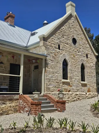 Romantic 1bed/1bath self-cont. apart. for 2 Adelaide Hills, wineries & Hahndorf.
