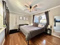 Comfort Elevated • Hot Tub • King Suite • Direct Trail Access • in Town • WiFi