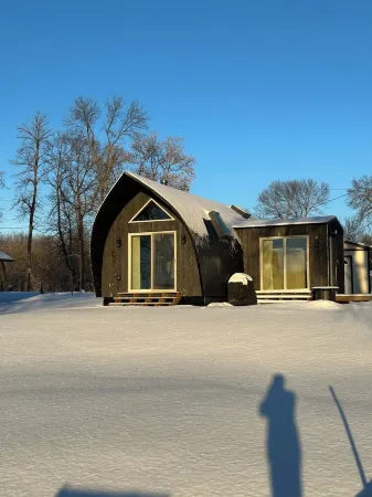 Timber Arch - Unique Lake Gem ~ Yard ~ Kayak/Board