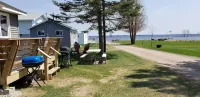 2bed 1bath LAKE MI Fishing Cabin WiFi AC Deck Firepit Kayak Paddle Boat Dock #8 Hotels in Brampton Township