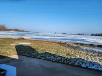 A true Hidden Gem waterfront lake home, w/breathtaking views Hotel a Gardner
