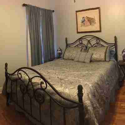 Ron & Orline's Home, park at the door & use our EV 50 amp charger Rooms