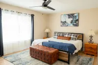 Rainbow Canyon Retreat:  Hot Tub, Fire Pit, Games Room - Sleeps 16+ Hotels in Rainbow