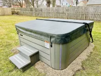 Poplar Place - 3 BR - Hot Tub - Steps from Downtown