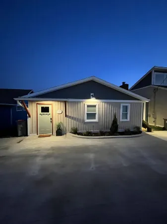 La Casita! Brand new cottage with boat parking overlooking Honey Creek Marina!!!