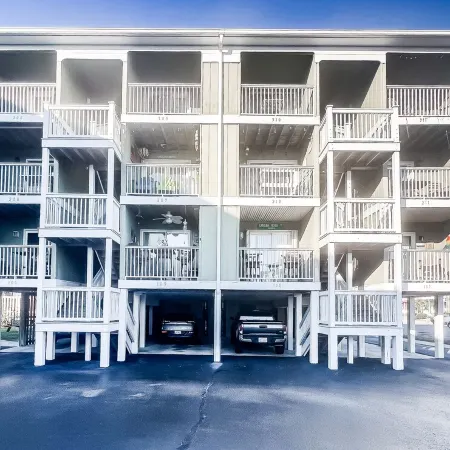 Cozy Beach Condo Sleeps 6 POOL
