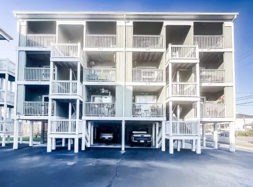 Cozy Beach Condo Sleeps 6 POOL