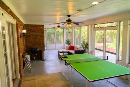 Immaculate 3850 sqft SAVANNAH home for entire family and friends to enjoy