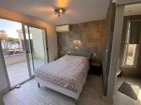 Gorgeous contemporary villa with a great view - located in front of Saint-Tropez