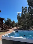 Sugar Knoll Lodge / 3 Story, 5bdr, HOT TUB, East Zion, Bryce and Grand Canyon