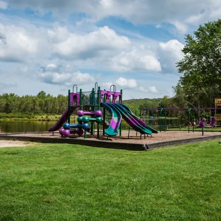 Poconos Retreat: Hot Tub, Game Room, Lakes, BBQ, Fire Pit & Family Fun