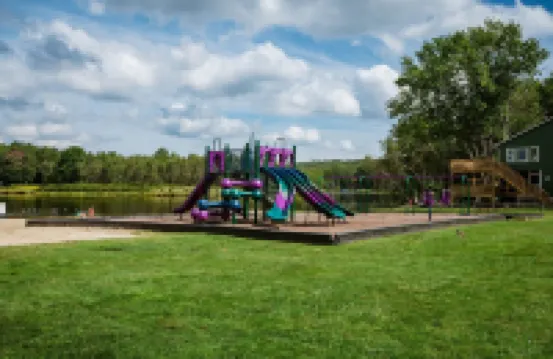 Poconos Retreat: Hot Tub, Game Room, Lakes, BBQ, Fire Pit & Family Fun