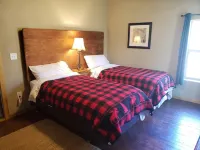 Needle Rock Cabin on 80 acres!