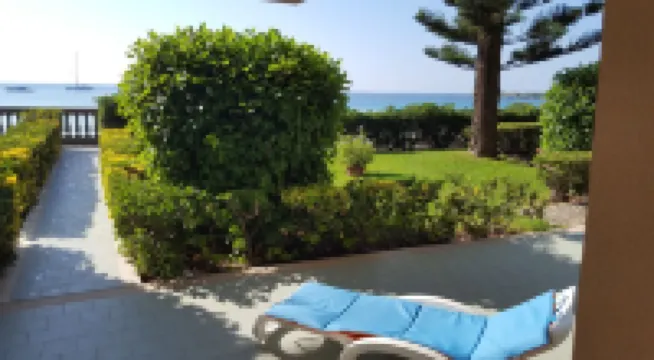 Villa Dream, with 3 bedrooms (8 people), 3 bathrooms. Direct access to the beach