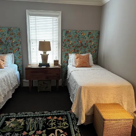 Spacious living in Historic Georgetown with shops, dining, museums steps away!