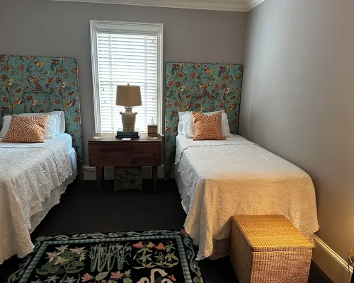 Spacious living in Historic Georgetown with shops, dining, museums steps away! Hotels in Georgetown