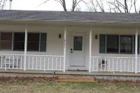 Private Country Setting.  Just 10 Minutes from Town Hotel a Williamson County