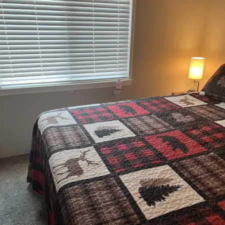 Cozy Cabin on working cattle ranch, close drive to Crater Lake, peaceful, quiet